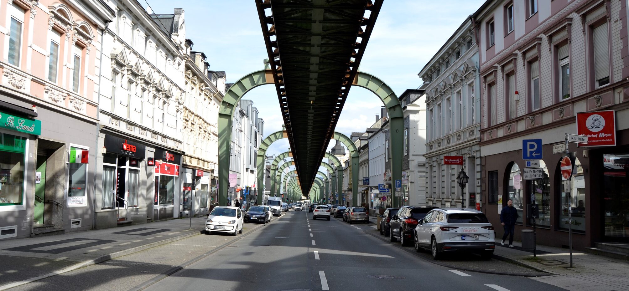 Kaiserstraße mit Schwebebahnverlauf
